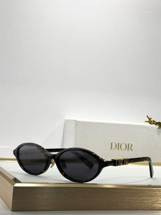 Picture of Dior Sunglasses _SKUfw77670585fw